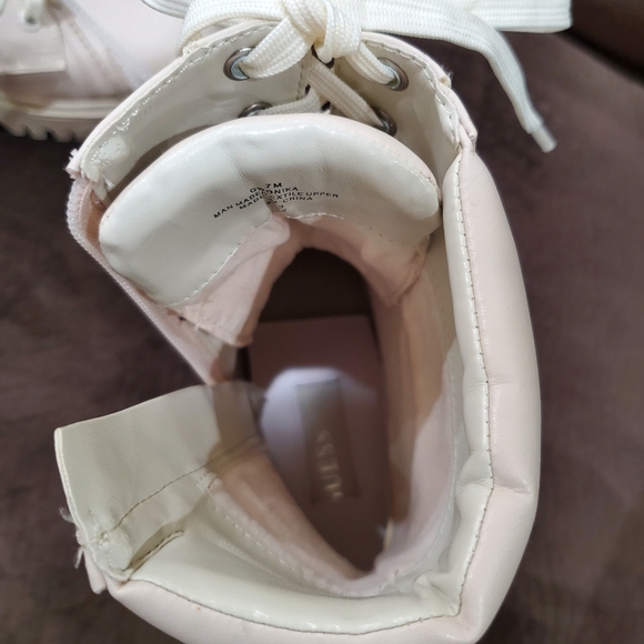 Guess Ivory Combat Boots - Picture 4 of 10